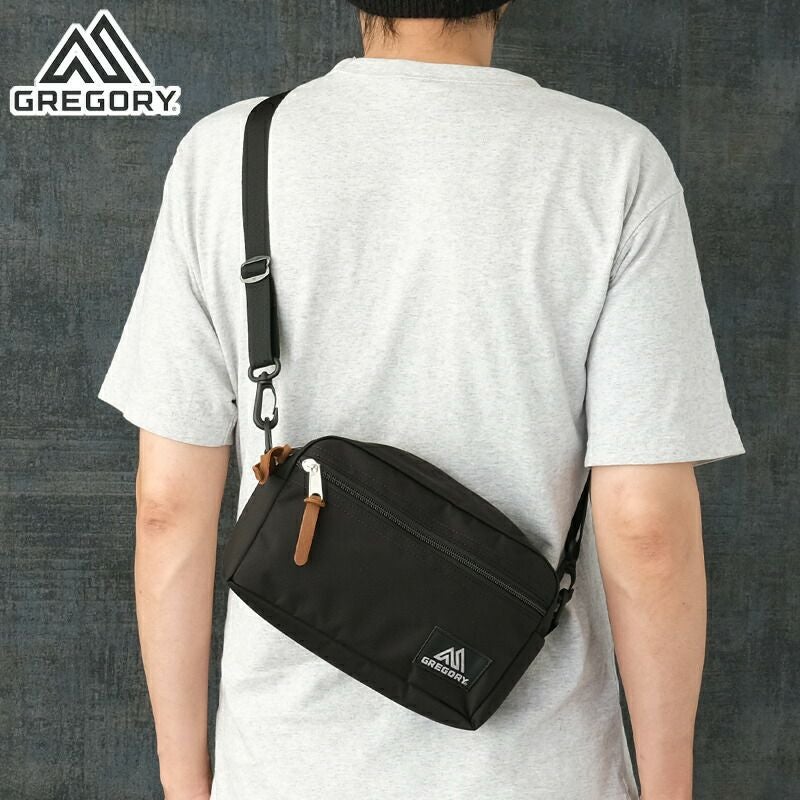 みー☆様 GREGORY（グレゴリー） 並行輸入品 PADDED SHOULDER POUCH M パデッド トップス