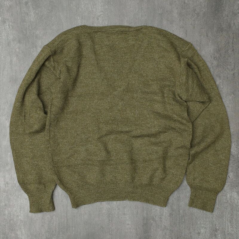 オランダ軍 Vネックセーター オリーブ USED JW078UN KL ニット 防寒着