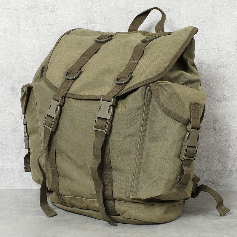 ドイツ軍 マウンテン スモールリュック ナイロン 00s オリーブ USED