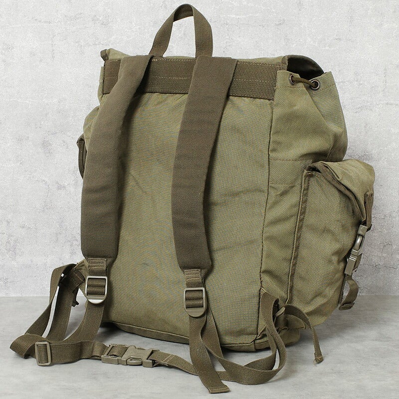 ドイツ軍 マウンテン スモールリュック ナイロン 00s オリーブ USED