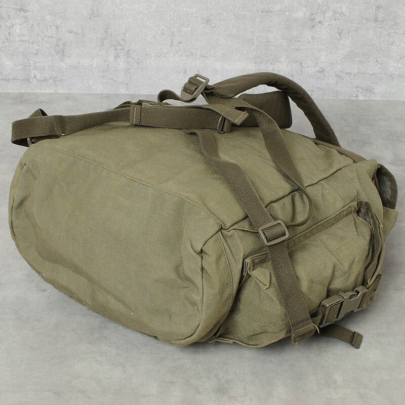 ドイツ軍 マウンテン スモールリュック ナイロン 00s オリーブ USED