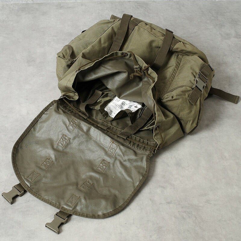 ドイツ軍 マウンテン スモールリュック ナイロン 00s オリーブ USED