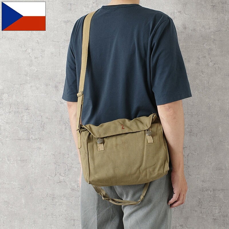 ベトナム軍　ショルダーバッグ チェコ軍 キャンバス ショルダーバッグ New-type USED BS050UN